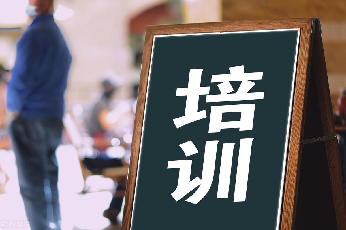 大学生找月薪8千工作倒欠2万7